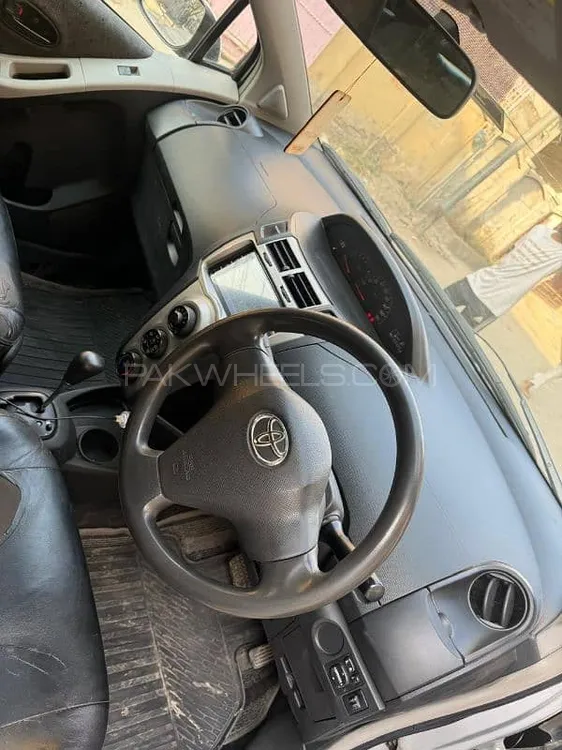 Toyota Vitz 2009 for Sale in Lahore Image-1