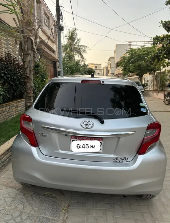 Toyota Vitz 2015 for Sale in Karachi Image-1