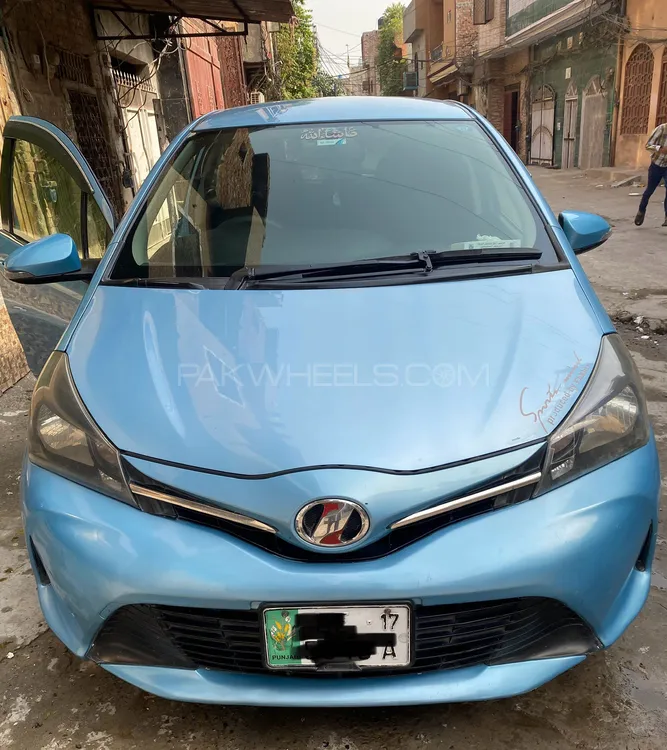 Toyota Vitz 2014 for Sale in Lahore Image-1