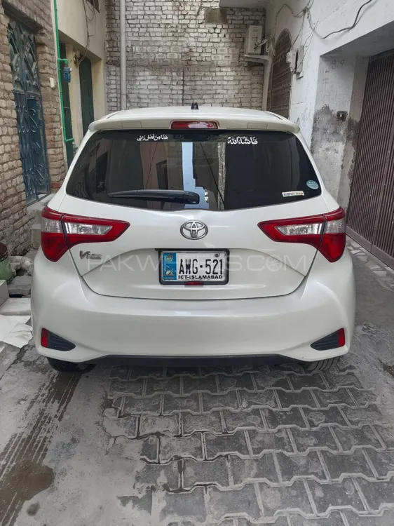 Toyota Vitz 2019 for Sale in Peshawar Image-1