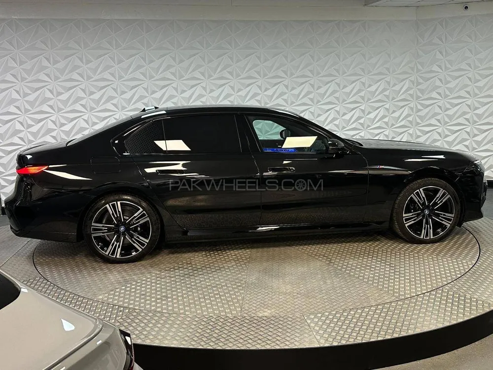 BMW 7 Series 2022 for Sale in Karachi Image-1