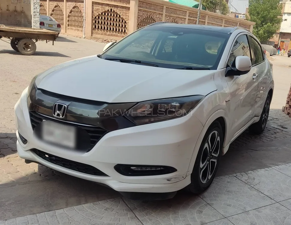 Honda Vezel 2017 for Sale in Multan Image-1