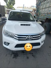 Toyota Hilux Revo V Automatic 3.0  2017 for Sale