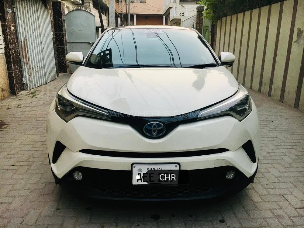 Toyota C-HR 2017 for Sale in Gujranwala Image-1