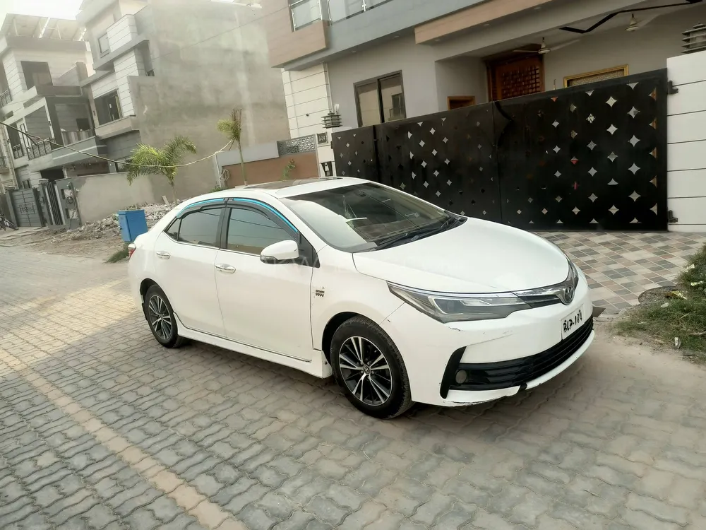 Toyota Corolla 2018 for Sale in Karachi Image-1