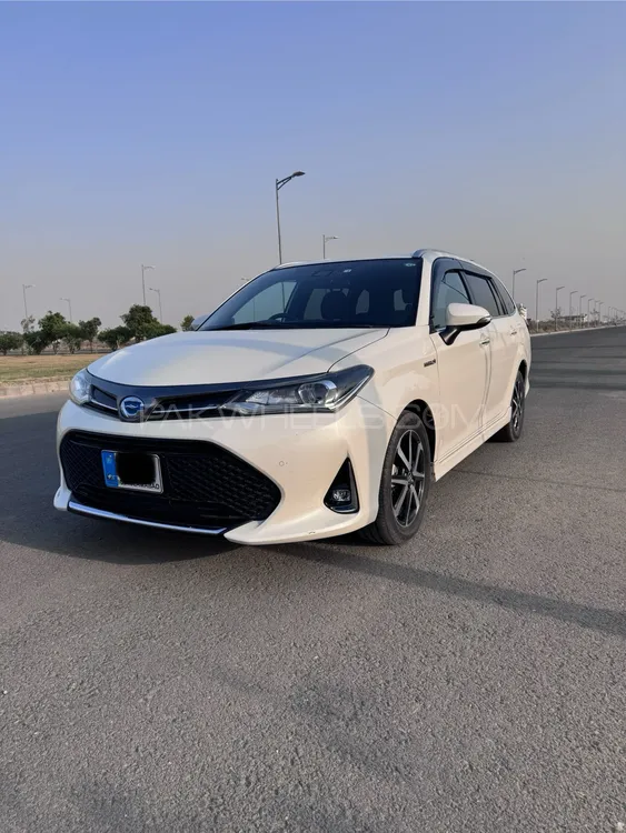 Toyota Corolla Fielder 2018 for Sale in Bahawalpur Image-1