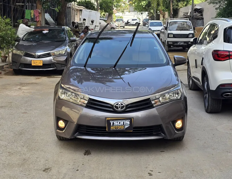 Toyota Corolla 2015 for Sale in Karachi Image-1