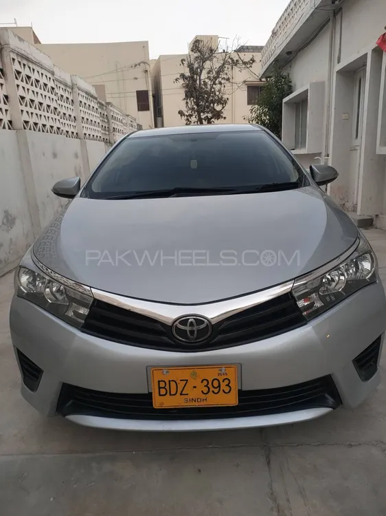 Toyota Corolla 2015 for Sale in Karachi Image-1