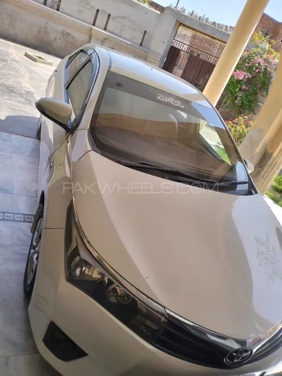 Toyota Corolla 2015 for Sale in Faisalabad Image-1