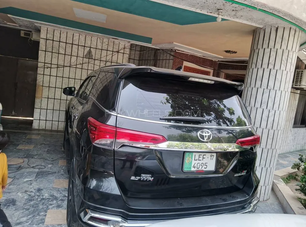 Toyota Fortuner 2017 for Sale in Lahore Image-1