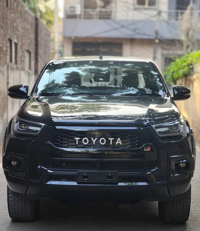 Toyota Hilux 2025 for Sale in Lahore Image-1