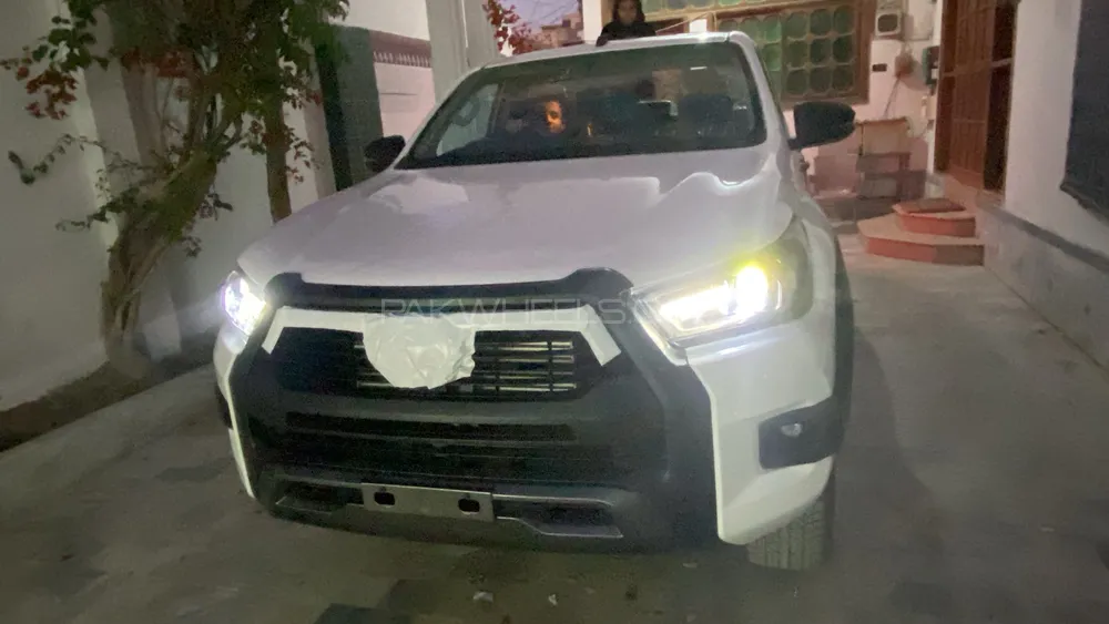 Toyota Hilux 2025 for Sale in Karachi Image-1