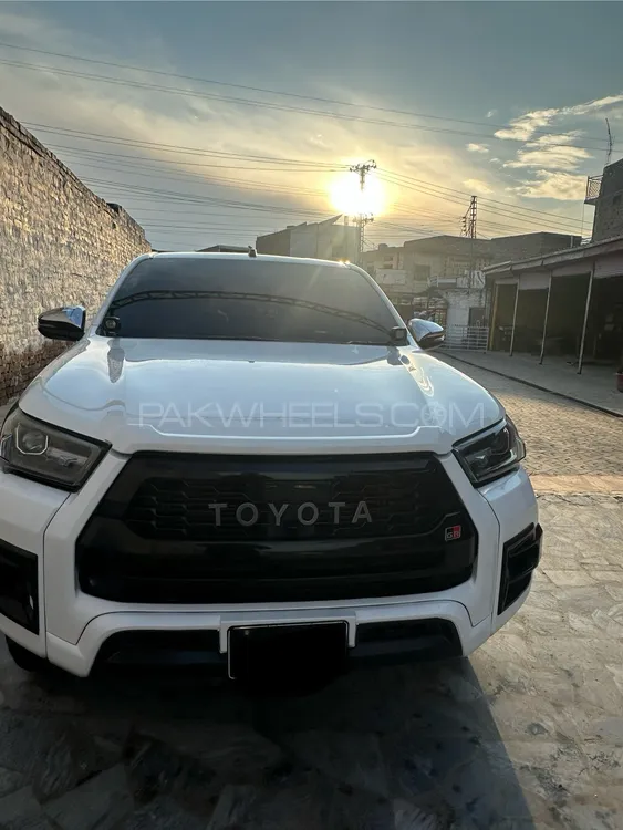 Toyota Hilux 2019 for Sale in Peshawar Image-1