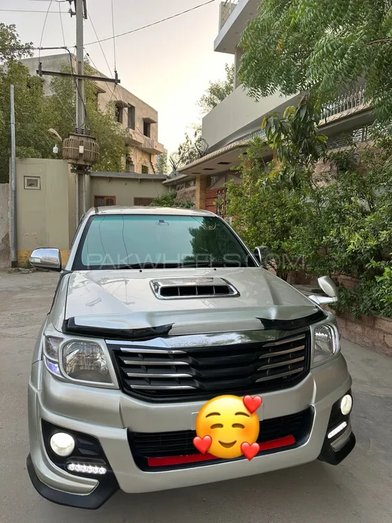 Toyota Hilux 2013 for Sale in Karachi Image-1