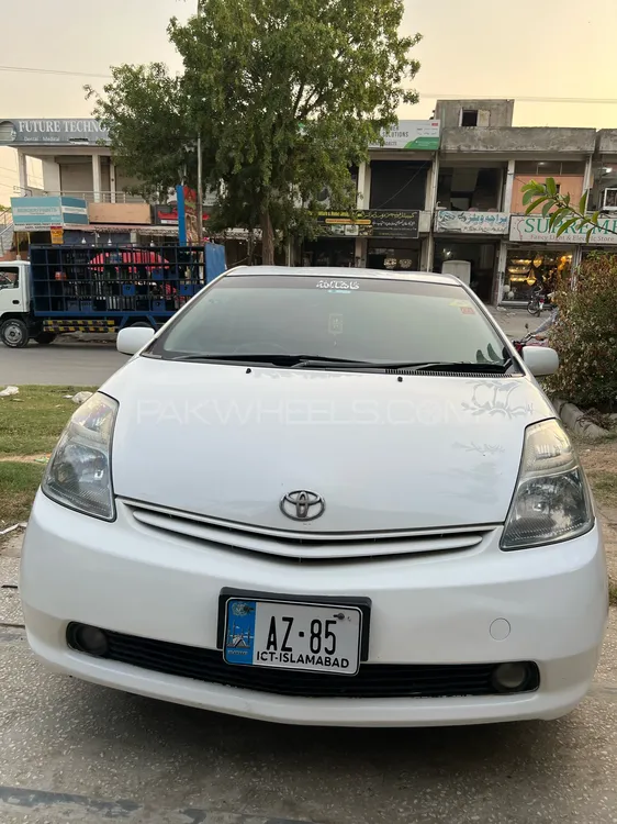 Toyota Prius 2010 for Sale in Islamabad Image-1