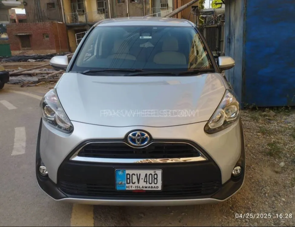 Toyota Sienta 2018 for Sale in Islamabad Image-1