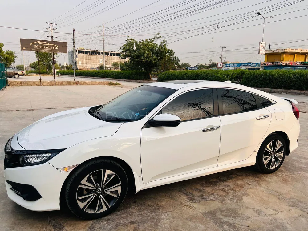 Honda Civic 2020 for Sale in Peshawar Image-1