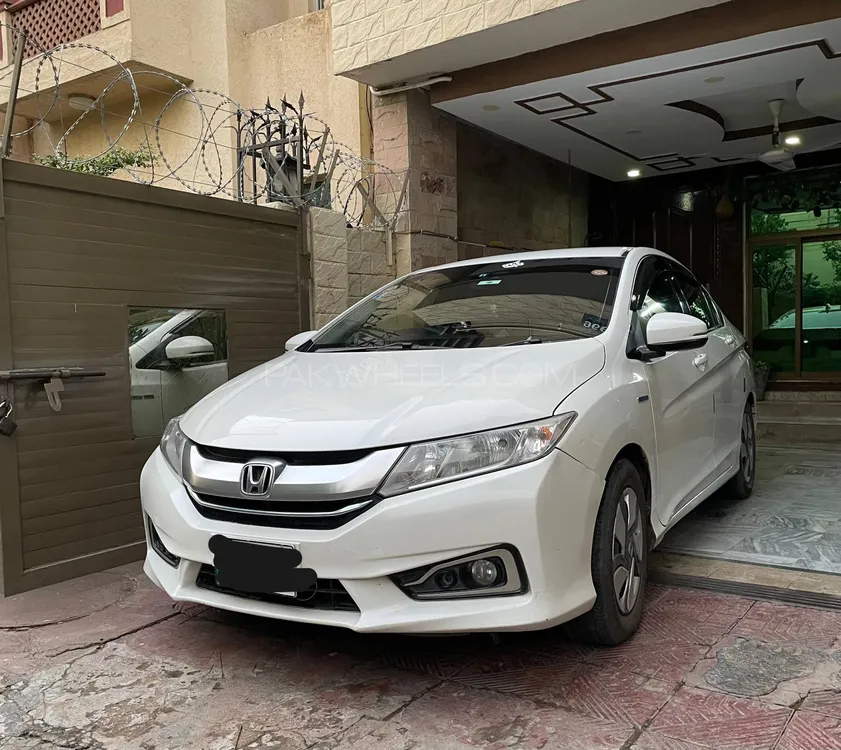 Honda Grace Hybrid 2015 for Sale in Rawalpindi Image-1