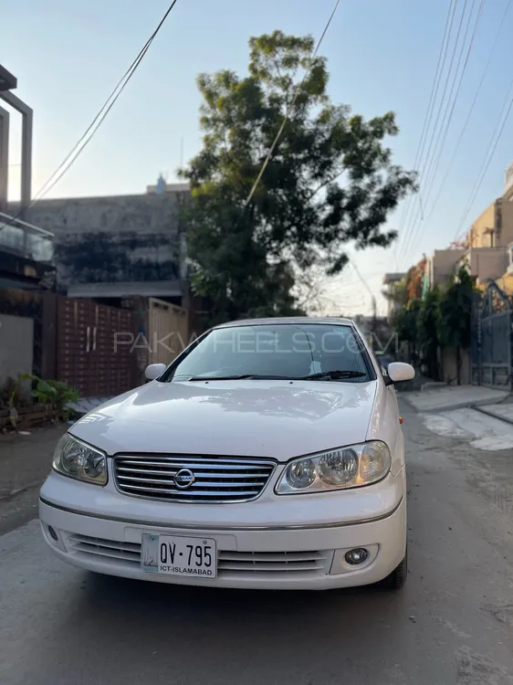 Nissan Sunny 2010 for Sale in Lahore Image-1