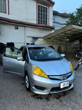 Honda Fit Shuttle Hybrid 1.3 2013 for Sale