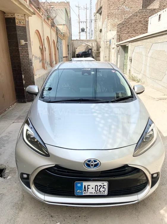 Toyota Aqua 2022 for Sale in Peshawar Image-1