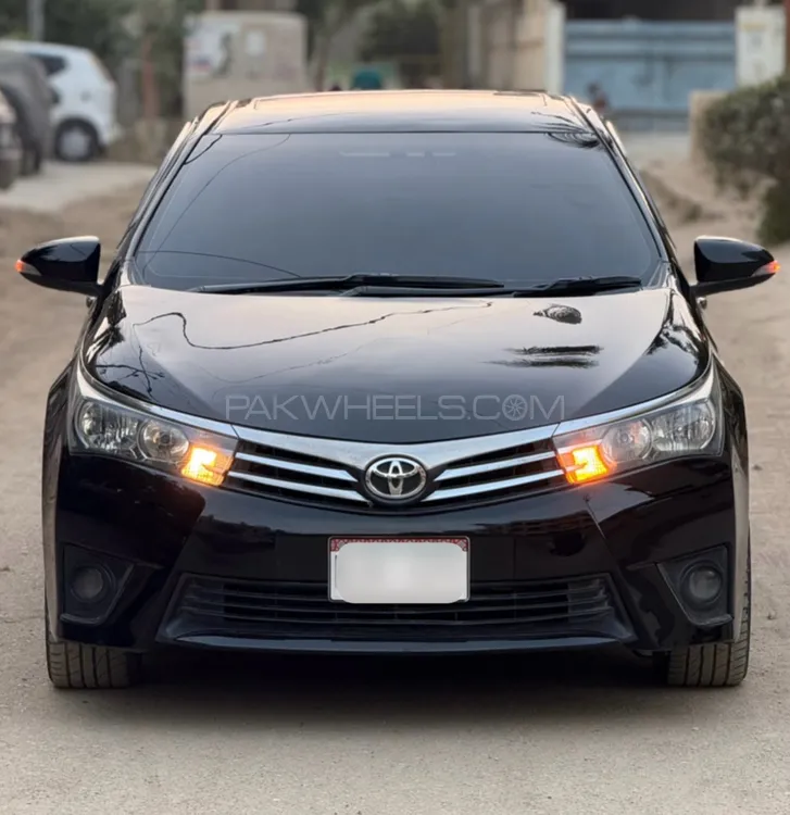 Toyota Corolla 2015 for Sale in Karachi Image-1