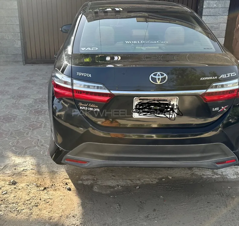 Toyota Corolla 2021 for Sale in Karachi Image-1