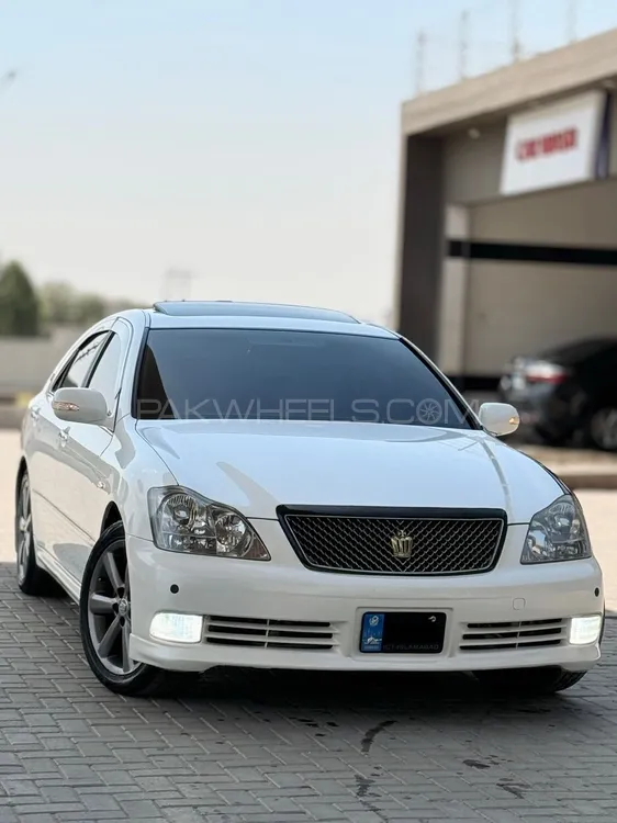 Toyota Crown 2005 for Sale in Islamabad Image-1