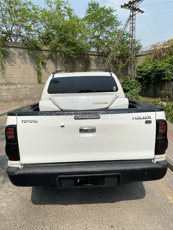 Toyota Hilux 2011 for Sale in Lahore Image-1