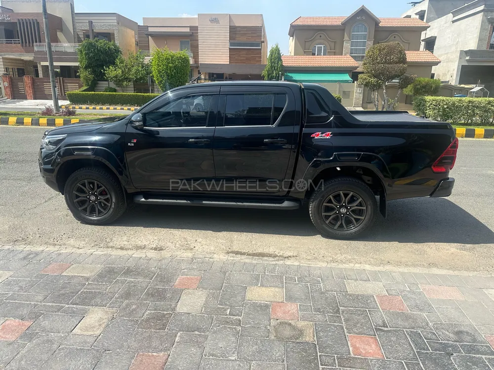 Toyota Hilux 2024 for Sale in Gujranwala Image-1