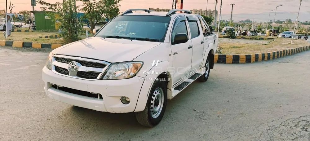 Toyota Hilux 2007 for Sale in Islamabad Image-1