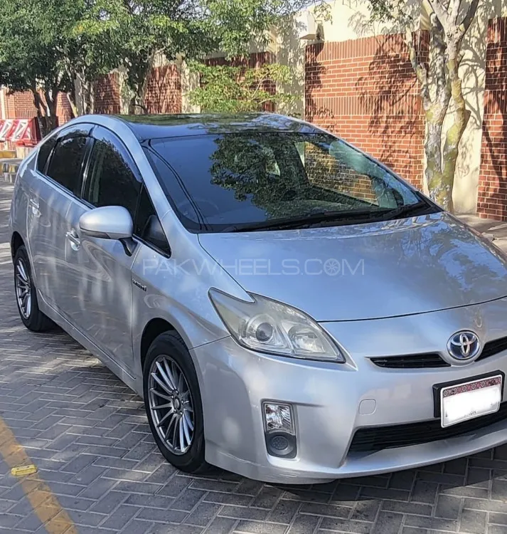 Toyota Prius 2011 for Sale in Karachi Image-1