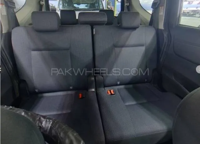 Toyota Sienta 2018 for Sale in Karachi Image-1