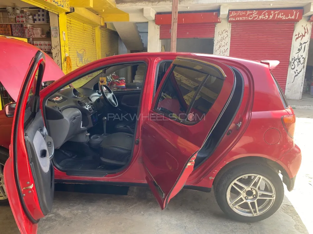 Toyota Vitz 2001 for Sale in Mansehra Image-1