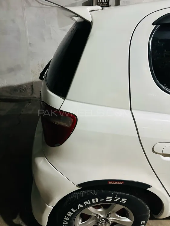 Toyota Vitz 2000 for Sale in Peshawar Image-1
