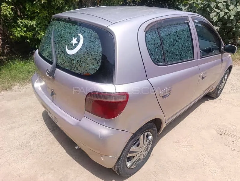 Toyota Vitz 2000 for Sale in Lakki marwat Image-1