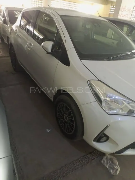 Toyota Vitz 2017 for Sale in Karachi Image-1