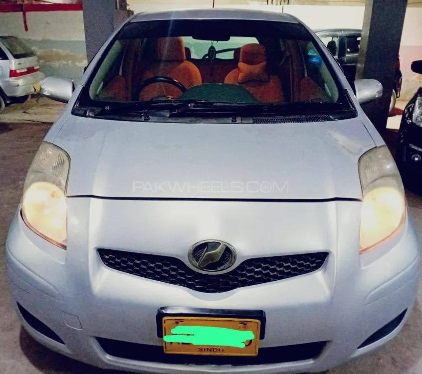 Toyota Vitz 2009 for Sale in Karachi Image-1