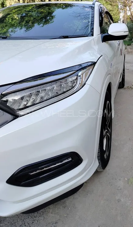 Honda Vezel 2020 for Sale in Peshawar Image-1