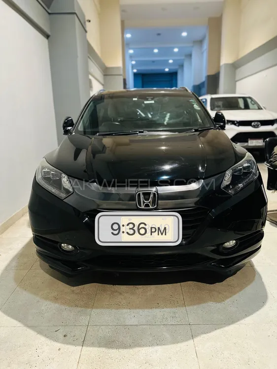 Honda Vezel 2015 for Sale in Karachi Image-1