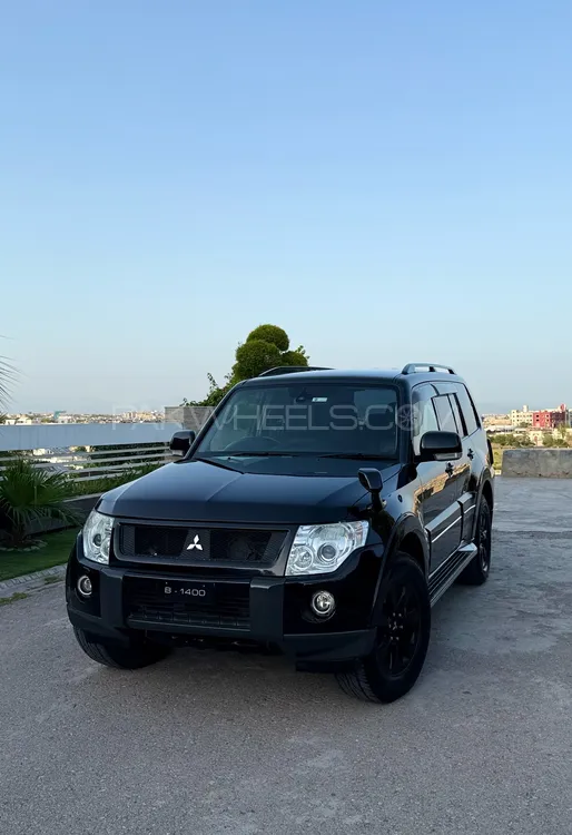Mitsubishi Pajero 2009 for Sale in Islamabad Image-1