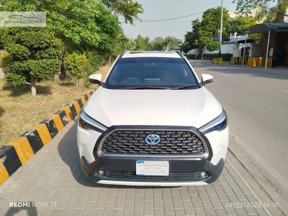 Toyota Corolla Cross 2024 for Sale in Faisalabad Image-1