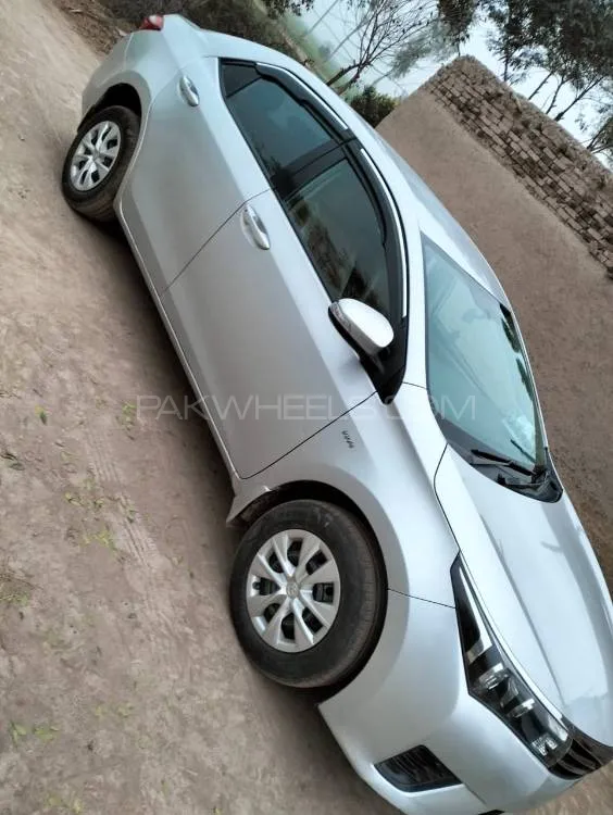 Toyota Corolla 2017 for Sale in Jhang Image-1