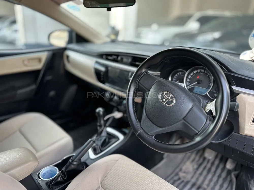 Toyota Corolla 2017 for Sale in Multan Image-1