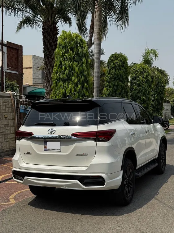 Toyota Fortuner 2017 for Sale in Lahore Image-1