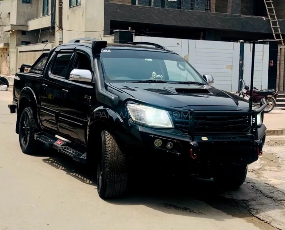 Toyota Hilux 2014 for Sale in Faisalabad Image-1
