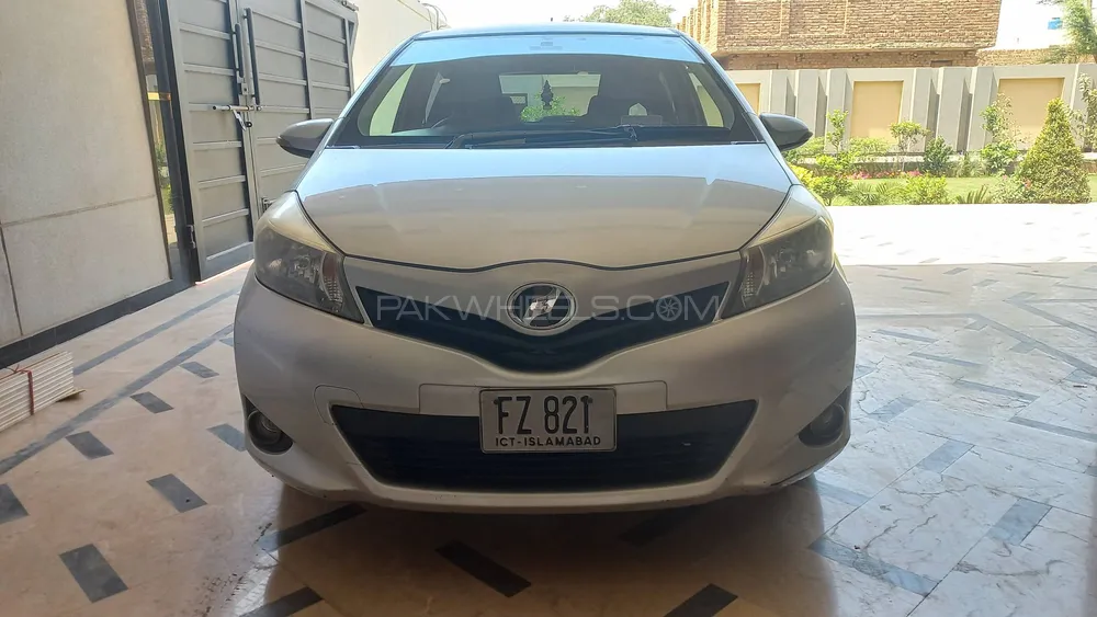 Toyota Vitz 2012 for Sale in Lahore Image-1