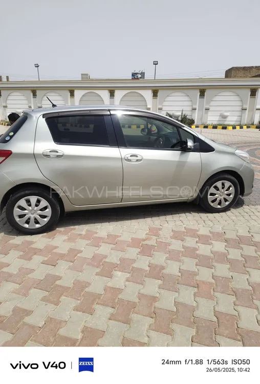 Toyota Vitz 2013 for Sale in Bahawalpur Image-1
