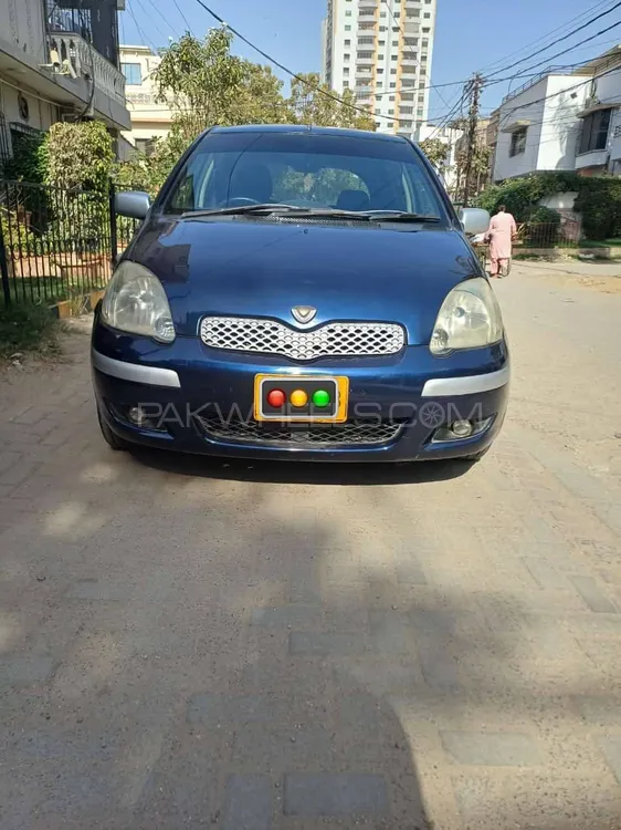 Toyota Vitz 2002 for Sale in Karachi Image-1