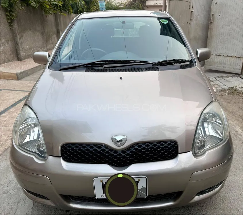 Toyota Vitz 2003 for Sale in Lahore Image-1